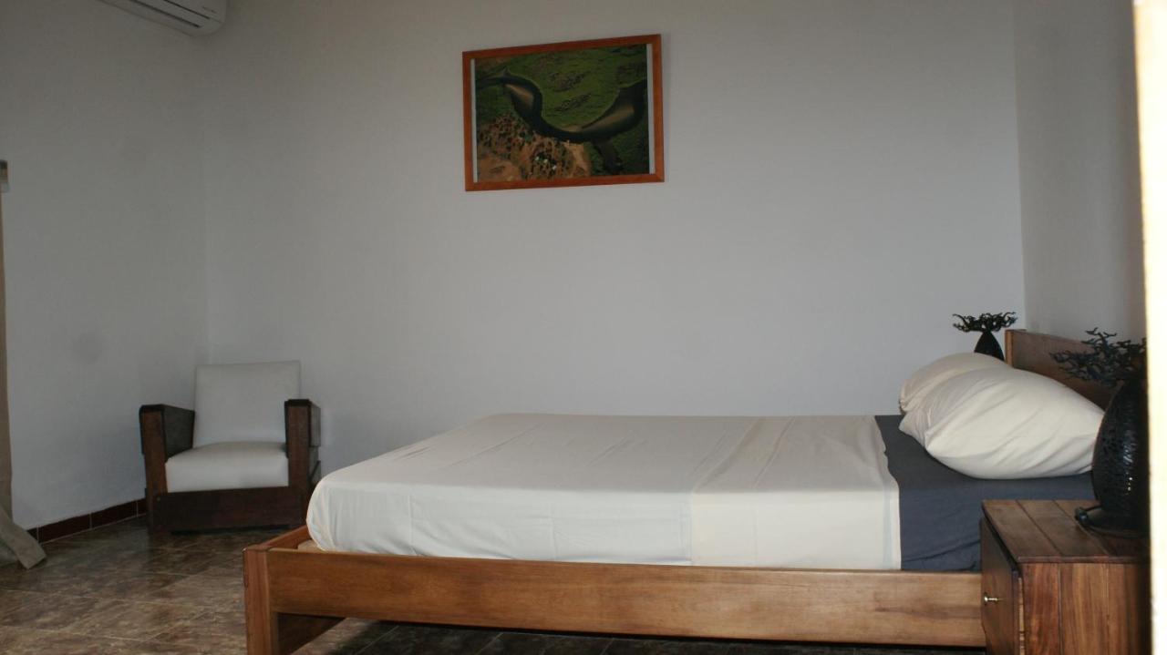 Villa Ty Milyn Mazela Sa 达喀尔 外观 照片