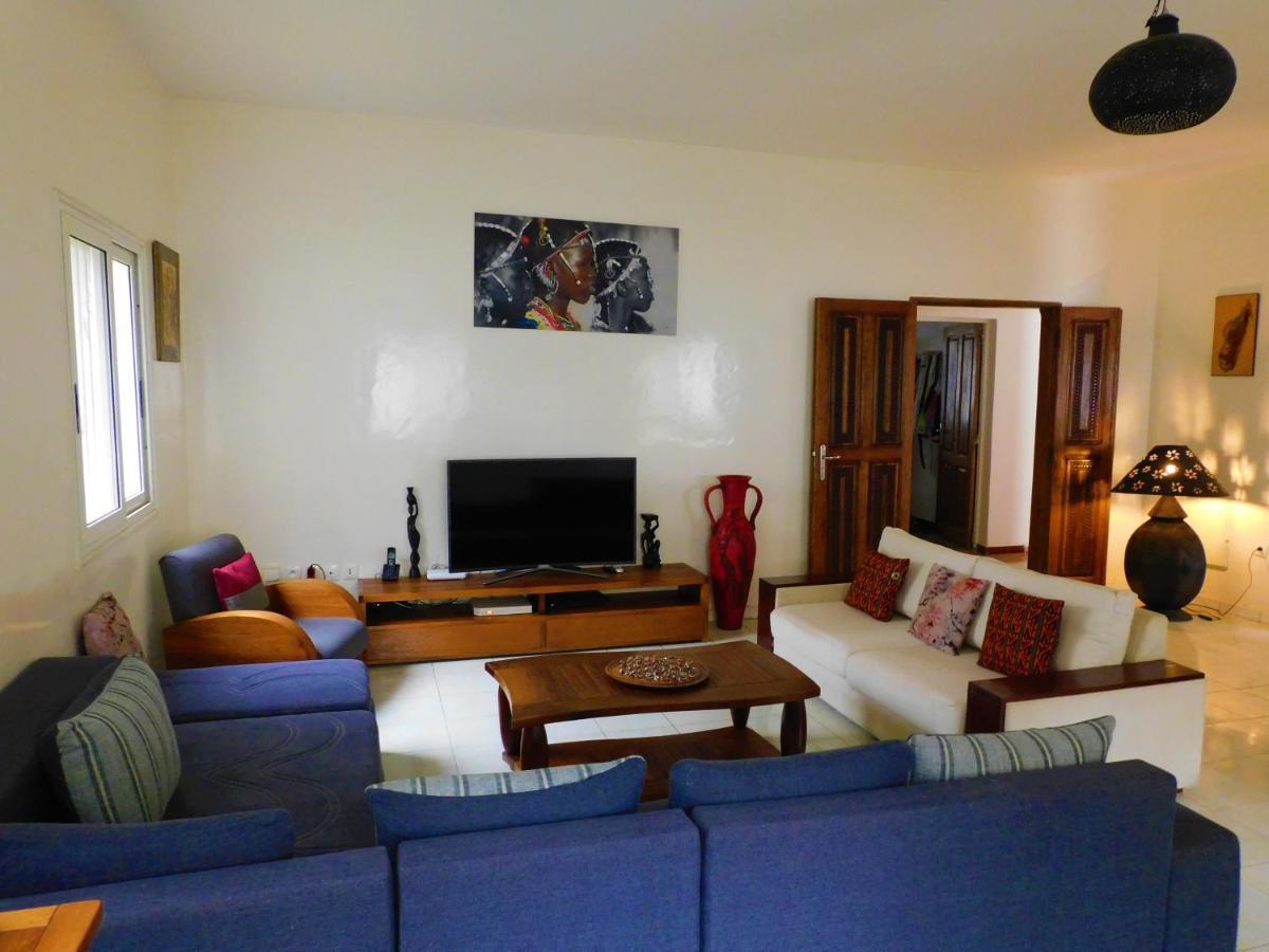 Villa Ty Milyn Mazela Sa 达喀尔 外观 照片